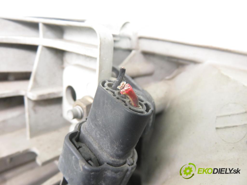 MAZDA DEMIO (DW) HB 1999 46,00 1.3 i 16V (DW3W) - B3 ME 1324,00 Svetlo LP 