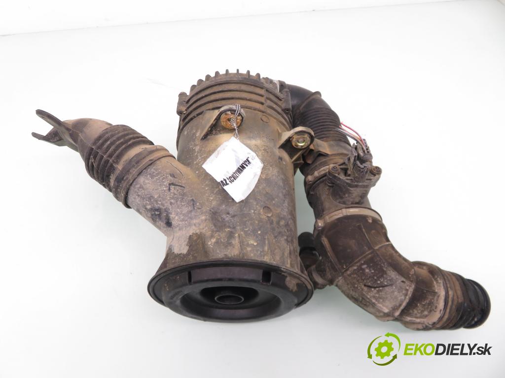 FIAT PUNTO (188_) HB 2001 63,00 1.9 JTD - 188 A7.000 1910,00 Obal filtra vzduchu 46755078 ; 46552774 (Obaly filtrov vzduchu)