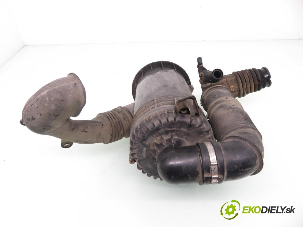 FIAT PUNTO (188_) HB 2001 63,00 1.9 JTD - 188 A7.000 1910,00 Obal filtra vzduchu 46755078 ; 46552774 (Obaly filtrov vzduchu)