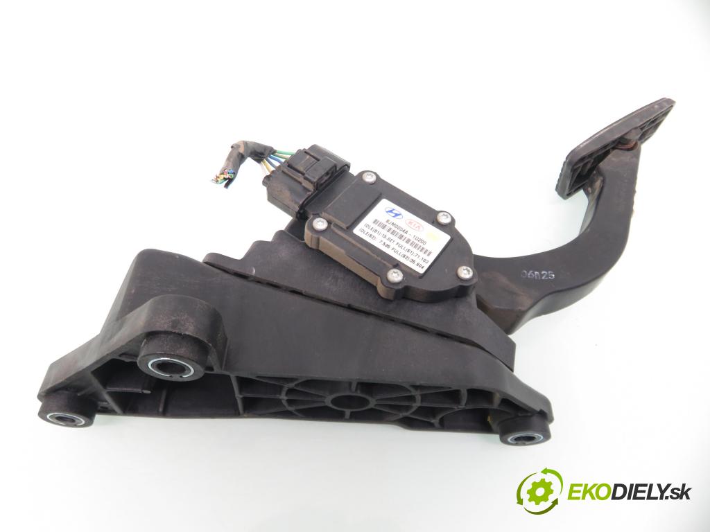 KIA CARENS III (UN) MINIVAN 2006 103,00 2.0 CRDi 140 1991,00 Potenciometer plynu 327261D200 (Pedále)