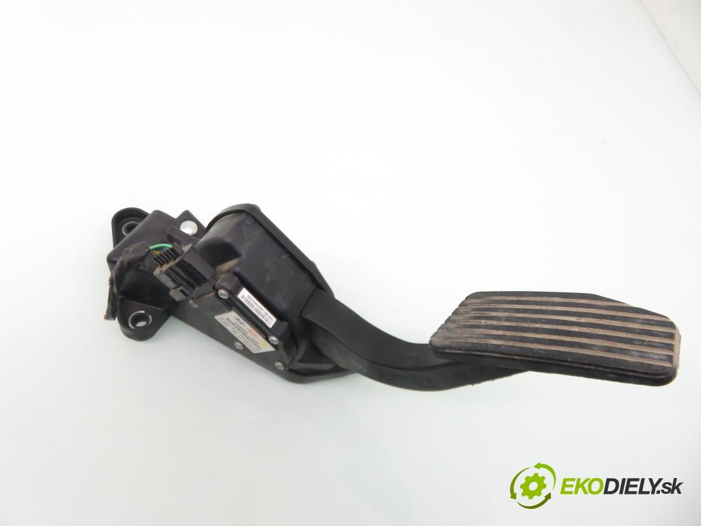 KIA CARENS III (UN) MINIVAN 2006 103,00 2.0 CRDi 140 1991,00 Potenciometer plynu 327261D200 (Pedále)