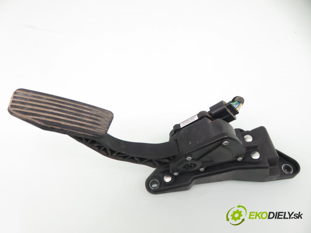 KIA CARENS III (UN) MINIVAN 2006 103,00 2.0 CRDi 140 1991,00 Potenciometer plynu 327261D200 (Pedále)