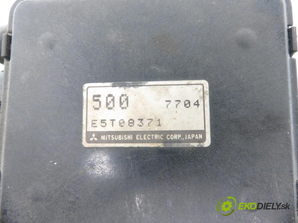 MITSUBISHI CARISMA (DA_) SEDAN 1997 66,00 1.6 (DA1A) - 4G92 (SOHC 16V) 1597,00 váha vzduchu vzduchu E5T08371