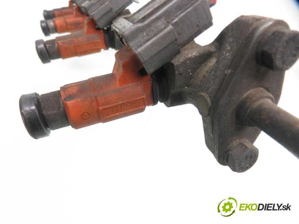 MITSUBISHI CARISMA (DA_) SEDAN 1997 66,00 1.6 (DA1A) - 4G92 (SOHC 16V) 1597,00 Lišta vstrekovacia CDH210 ; 795300 ; 7319787 (Vstrekovacie lišty)