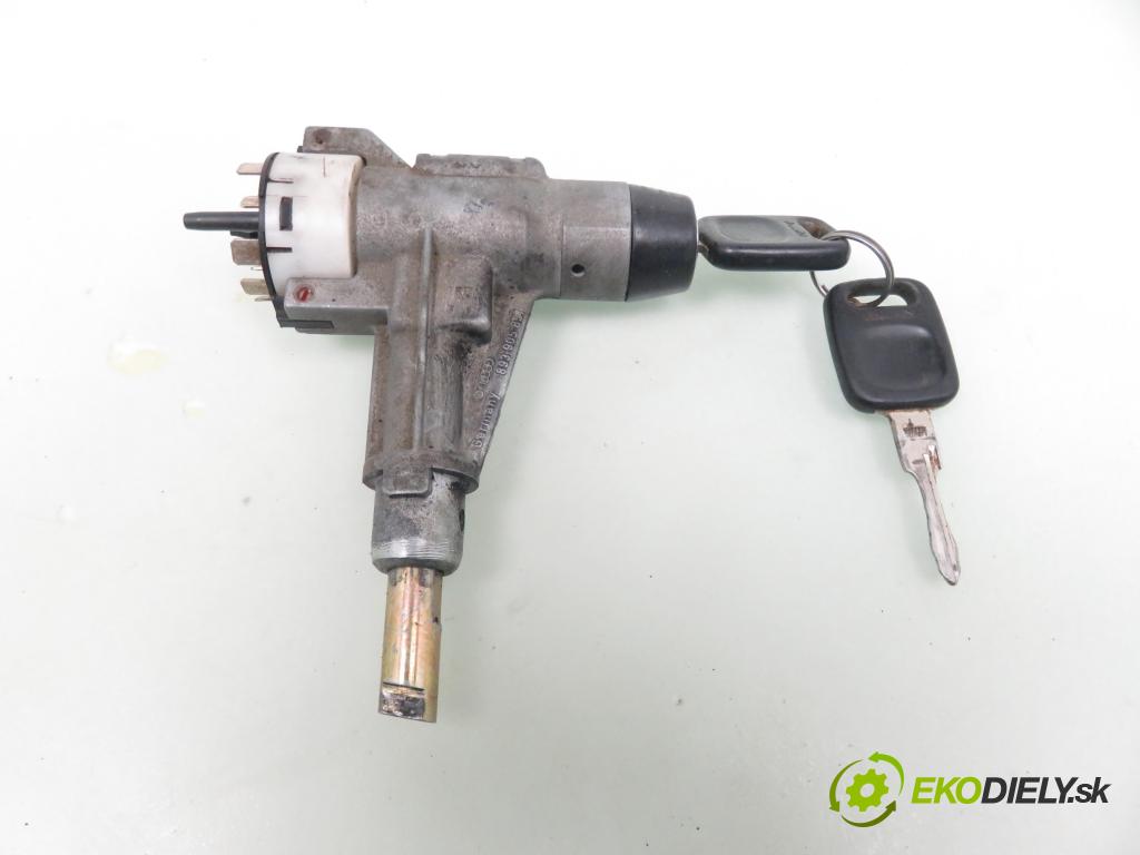 AUDI 80 (89, 89Q, 8A, B3) SEDAN 1988 66,00 1.8 S 90 (KE-Jetronic) - JN 1781,00 spinačka 893905851 (Spínacie skrinky a kľúče)