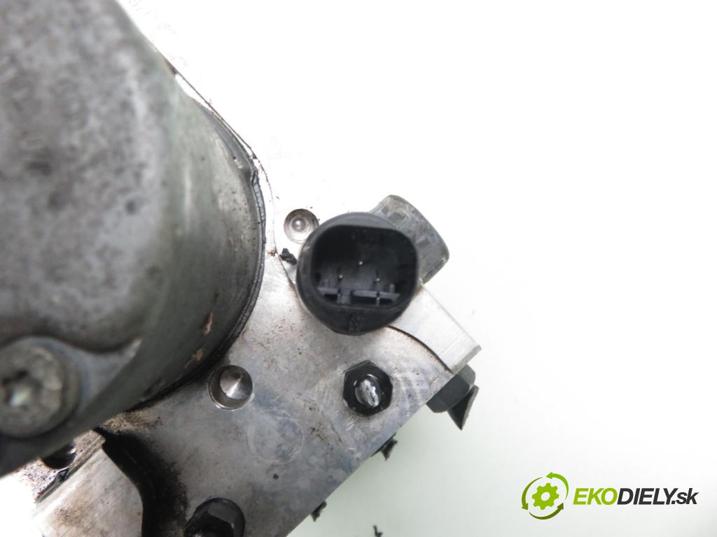 VW PASSAT B5.5 Variant (3B6) KOMBI 2001 96,00 1.9 TDI - AWX 1896,00 Pumpa ABS 0265950055 ; 0265225124 ; 4B0614517G (Pumpy ABS)