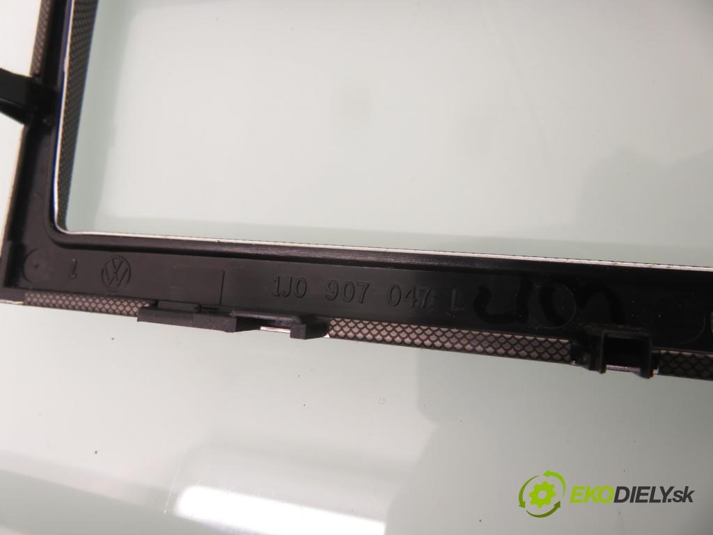 VW BORA (1J2) SEDAN 2001 85,00 2 - AZJ 1984,00 Držiak na nápoje 1J0858601D ; 1J0857961G ; 1J0858035B (Úchyty, držiaky na nápoje)