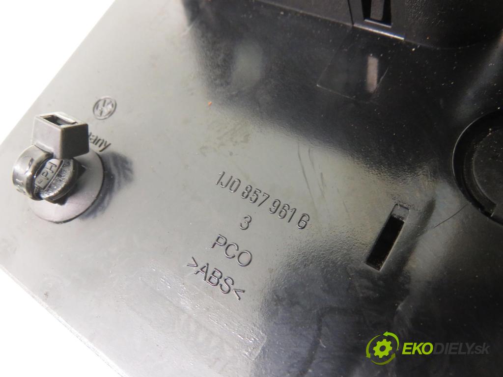 VW BORA (1J2) SEDAN 2001 85,00 2 - AZJ 1984,00 Držiak na nápoje 1J0858601D ; 1J0857961G ; 1J0858035B (Úchyty, držiaky na nápoje)