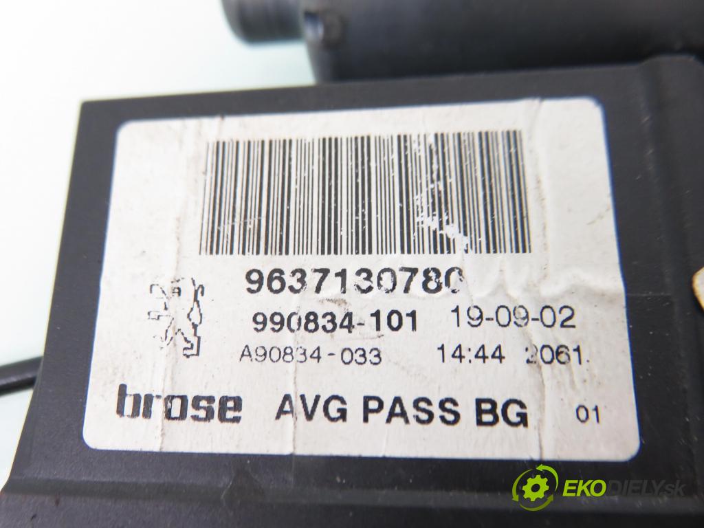 PEUGEOT 307 CC (3B) CABRIO 2003 100,00 2.0 16V 136 - RFN 1997,00 Mechanizmus okien 3D 9637130780 ; 0130821765 ; 990834101