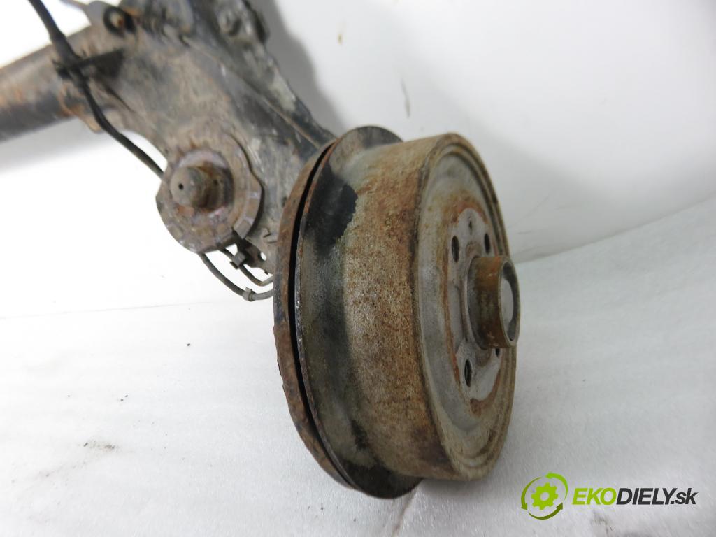 OPEL ASTRA F (T92) HB 1997 50,00 1.7 TD 1700,00 výztuha zadní část ABS 