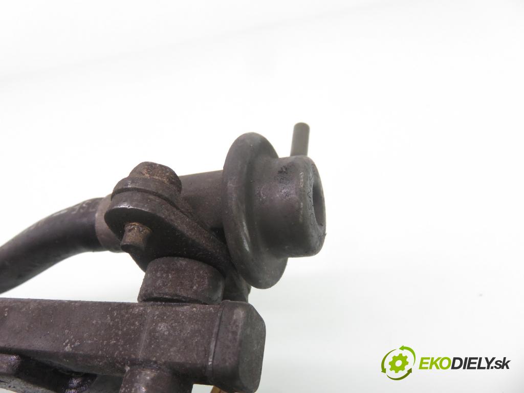 MAZDA 323 F V (BA) HB 1996 84,00 1.8 16V 114 - BP-ZE 1840,00 Lišta vstrekovacia 7953002050 (Vstrekovacie lišty)