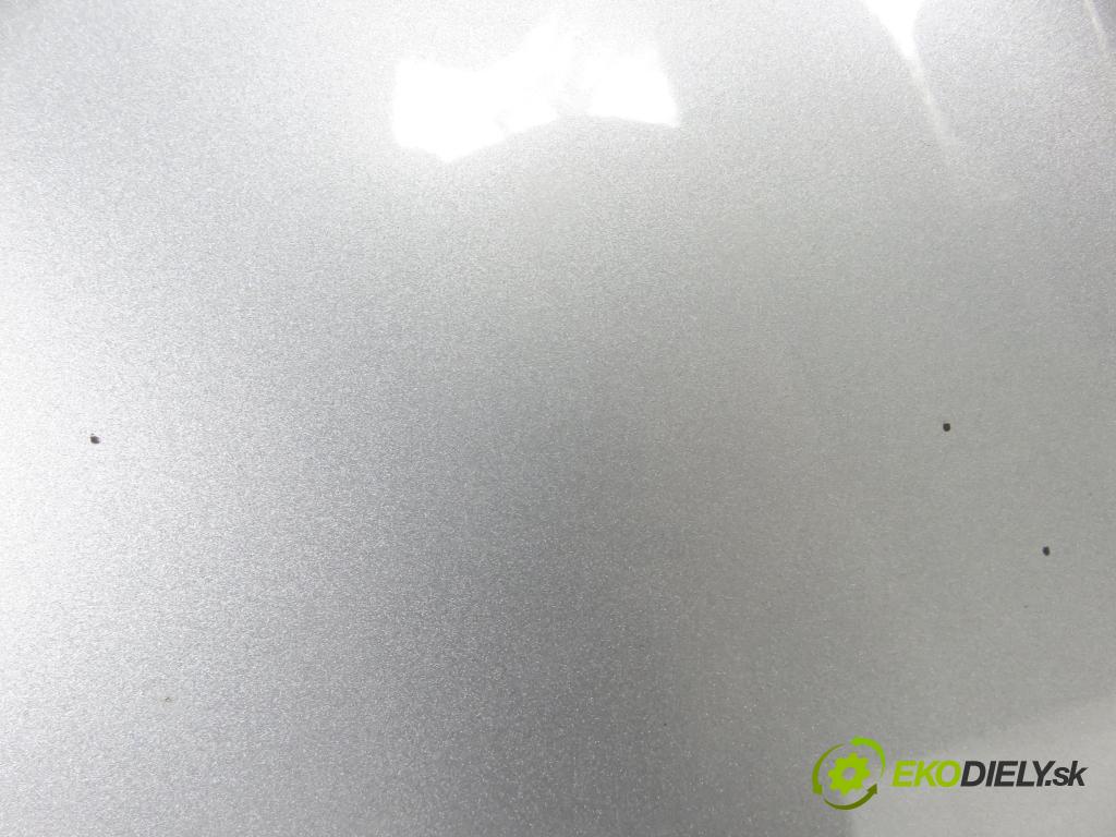 TOYOTA YARIS (_P9_) HB 2006 51,00 1.0 VVT-i (KSP90_) - 1KR-FE 998,00 kapota 1F8 (Kapoty)