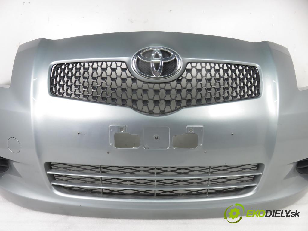 TOYOTA YARIS (_P9_) HB 2006 51,00 1.0 VVT-i (KSP90_) - 1KR-FE 998,00 nárazník přední část 1F8