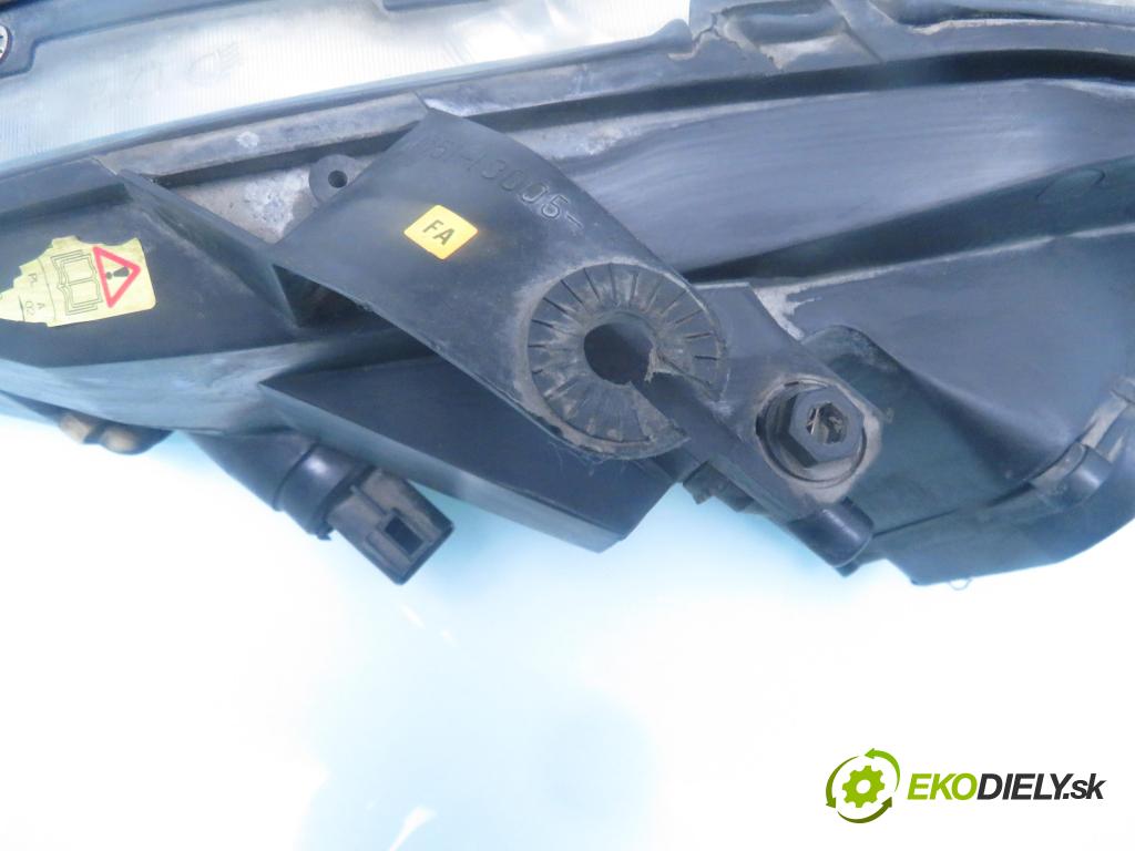 FORD FOCUS (DAW, DBW) HB 2000 66,00 1.8 TDDi 90 - C9DA 1753,00 Svetlo PP 1M5113005