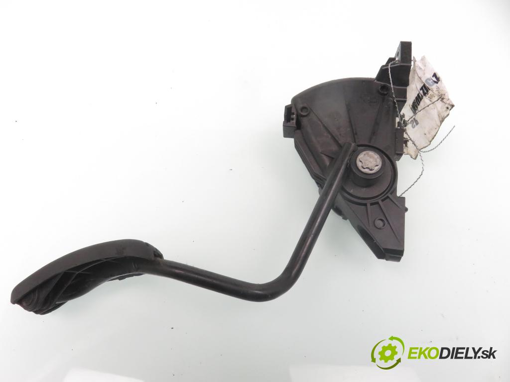 OPEL VIVARO A Skrzynia (X83) CHLODNIA 2006 66,00 2.0 CDTI 90 - M9R 782 1995,00 Potenciometer plynu 6PV00811914 ; 7700313060 (Pedále)