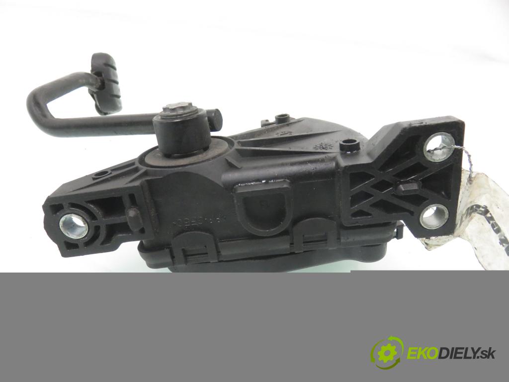 OPEL VIVARO A Skrzynia (X83) CHLODNIA 2006 66,00 2.0 CDTI 90 - M9R 782 1995,00 Potenciometer plynu 6PV00811914 ; 7700313060 (Pedále)