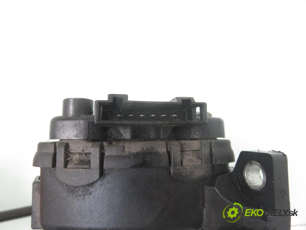 OPEL VIVARO A Skrzynia (X83) CHLODNIA 2006 66,00 2.0 CDTI 90 - M9R 782 1995,00 Potenciometer plynu 6PV00811914 ; 7700313060 (Pedále)