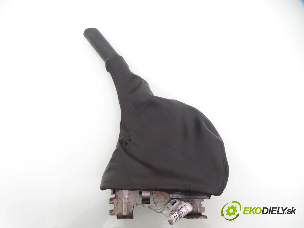 OPEL VIVARO A Skrzynia (X83) CHLODNIA 2006 66,00 2.0 CDTI 90 - M9R 782 1995,00 PÁKA: brzdy MANUÁLNY: 8200415115 ; 93854507