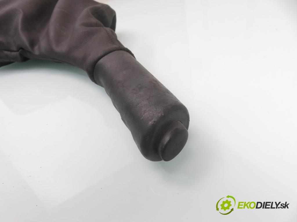 OPEL VIVARO A Skrzynia (X83) CHLODNIA 2006 66,00 2.0 CDTI 90 - M9R 782 1995,00 PÁKA: brzdy MANUÁLNY: 8200415115 ; 93854507