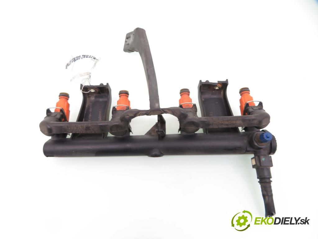 PEUGEOT 307 (3A/C) HB 2003 80,00 1.6 16V - NFU (TU5JP4) 1587,00 Lišta vstrekovacia 0280156034 ; 9636520780 (Vstrekovacie lišty)