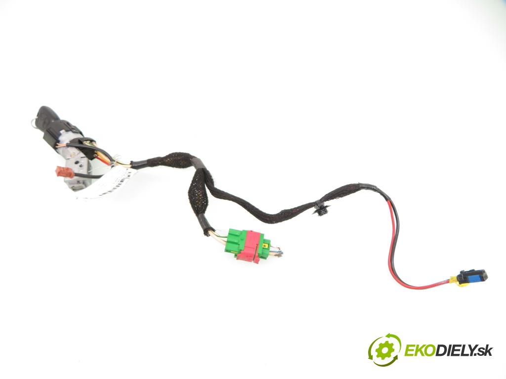 PEUGEOT 307 (3A/C) HB 2003 80,00 1.6 16V - NFU (TU5JP4) 1587,00 spinačka 36353100 (Spínacie skrinky a kľúče)