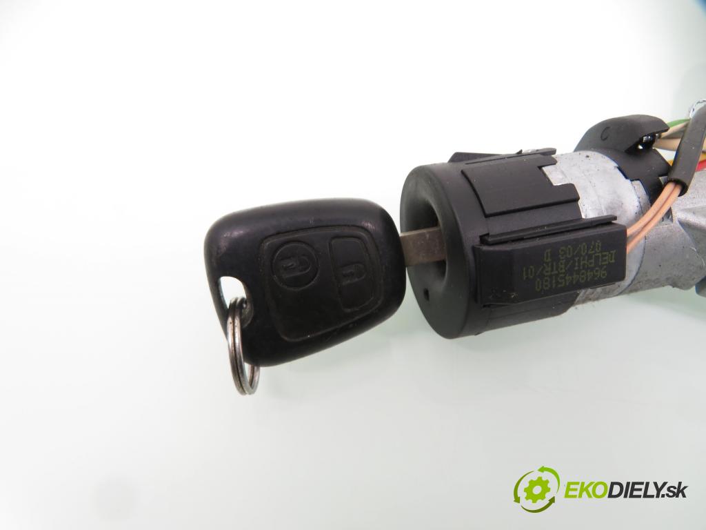 PEUGEOT 307 (3A/C) HB 2003 80,00 1.6 16V - NFU (TU5JP4) 1587,00 spinačka 36353100 (Spínacie skrinky a kľúče)