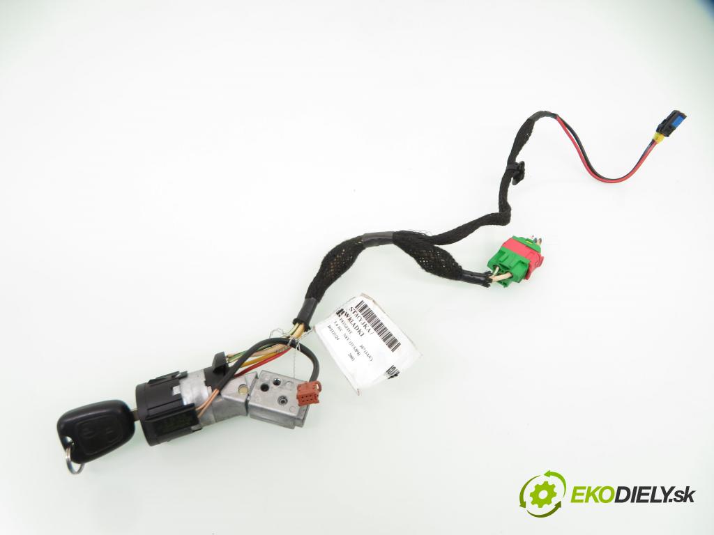 PEUGEOT 307 (3A/C) HB 2003 80,00 1.6 16V - NFU (TU5JP4) 1587,00 spinačka 36353100 (Spínacie skrinky a kľúče)