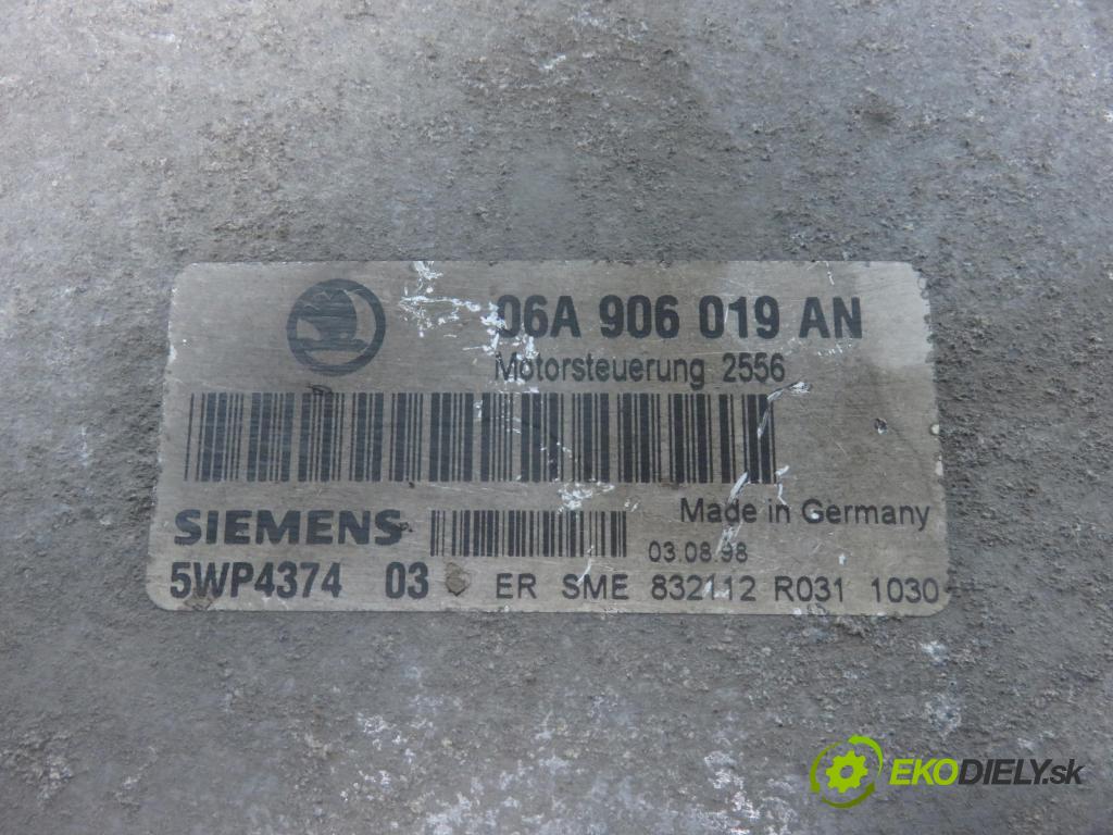 SKODA OCTAVIA I (1U2) SEDAN 1998 74,00 1.6 - AEH 1595,00 řídící jednotka motora 06A906019AN ; 5WP4374