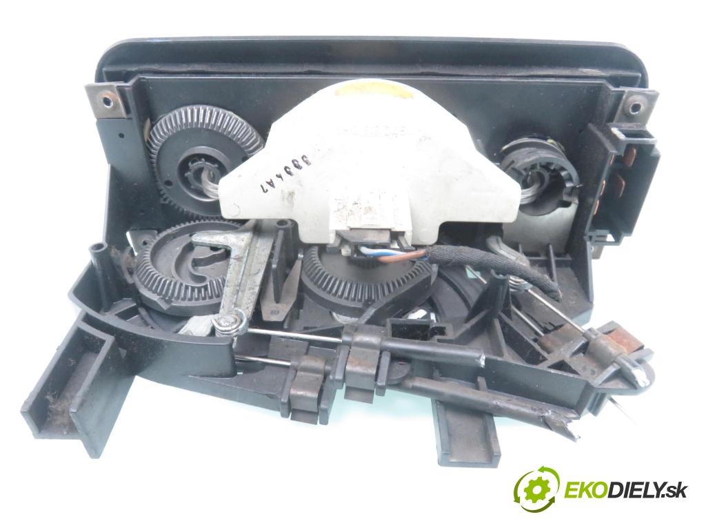 VW GOLF III (1H1) HB 1993 44,00 1.4 - ABD 1390,00 Panel topení 1H0820045 ; 1H0820045A