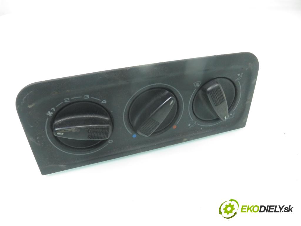 VW GOLF III (1H1) HB 1993 44,00 1.4 - ABD 1390,00 Panel topení 1H0820045 ; 1H0820045A