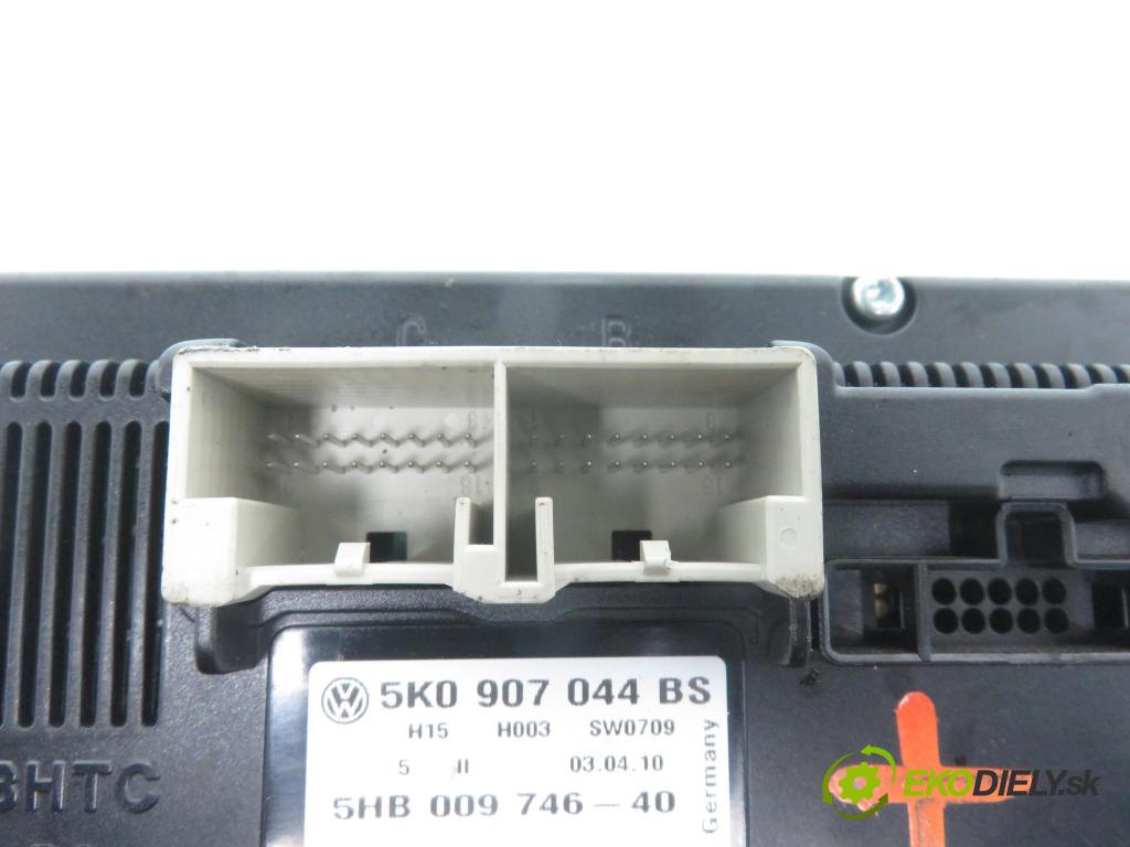 VW JETTA IV (162, 163, AV3, AV2) SEDAN 2011 77,00 1.6 TDI - CAYC 1598,00 Panel kúrenia KLIMATRONIK 5K0907044BS ; 5HB00974640