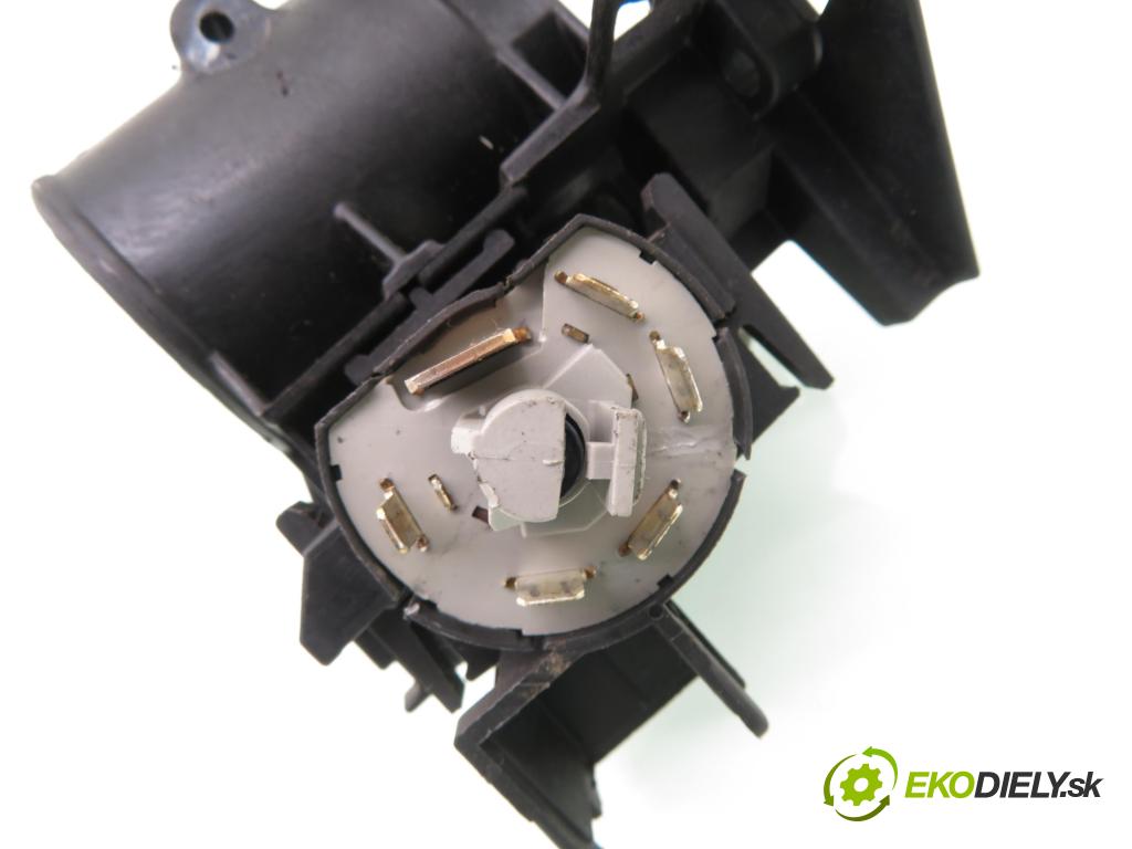 OPEL ZAFIRA A Nadwozie Wielkopojemne (MPV) (T98)  MINIVAN 2000 60,00 2.0 DI - X 20 DTL 1995,00 spinačka 90589313 ; 90589389 (Spínacie skrinky a kľúče)