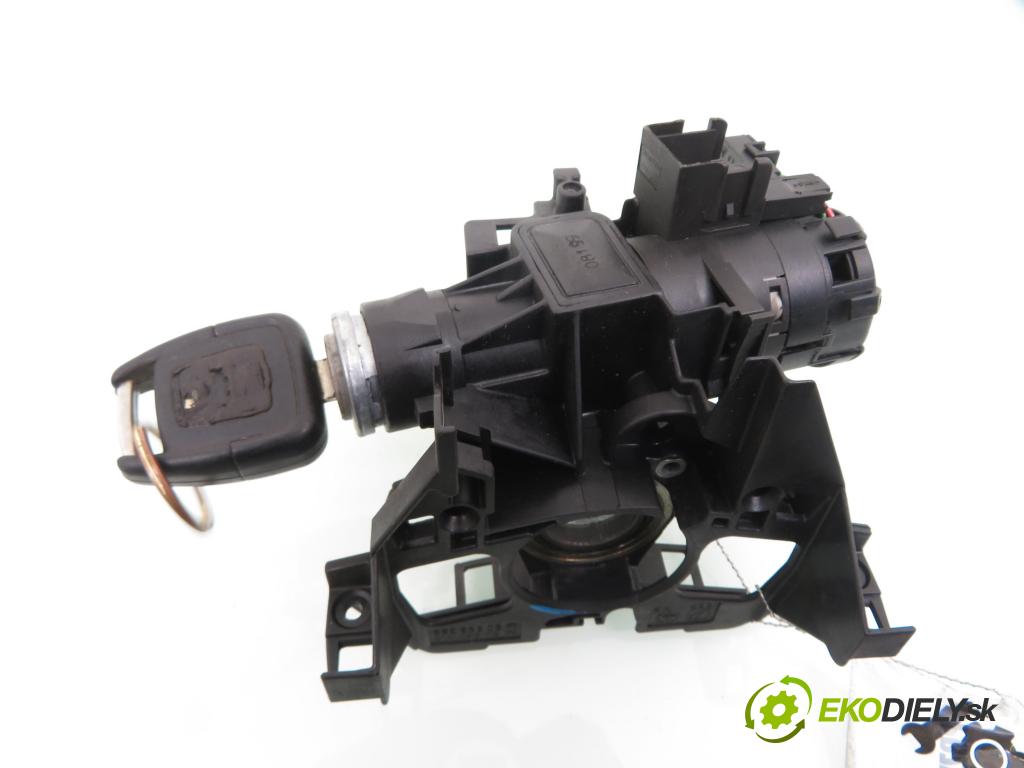 OPEL ASTRA G liftback (T98) HB 1999 60,00 2.0 DI - X 20 DTL 1995,00 spinačka 90589313 ; 90589389 (Spínacie skrinky a kľúče)