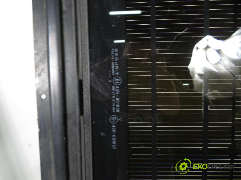 AUDI A8 D3 (4E2, 4E8) SEDAN 2003 202,00 4.0 TDI quattro - ASE 3936,00 střešní okno 4E0877041D ; 404424 ; 4E0959591 (Okna karoserie)