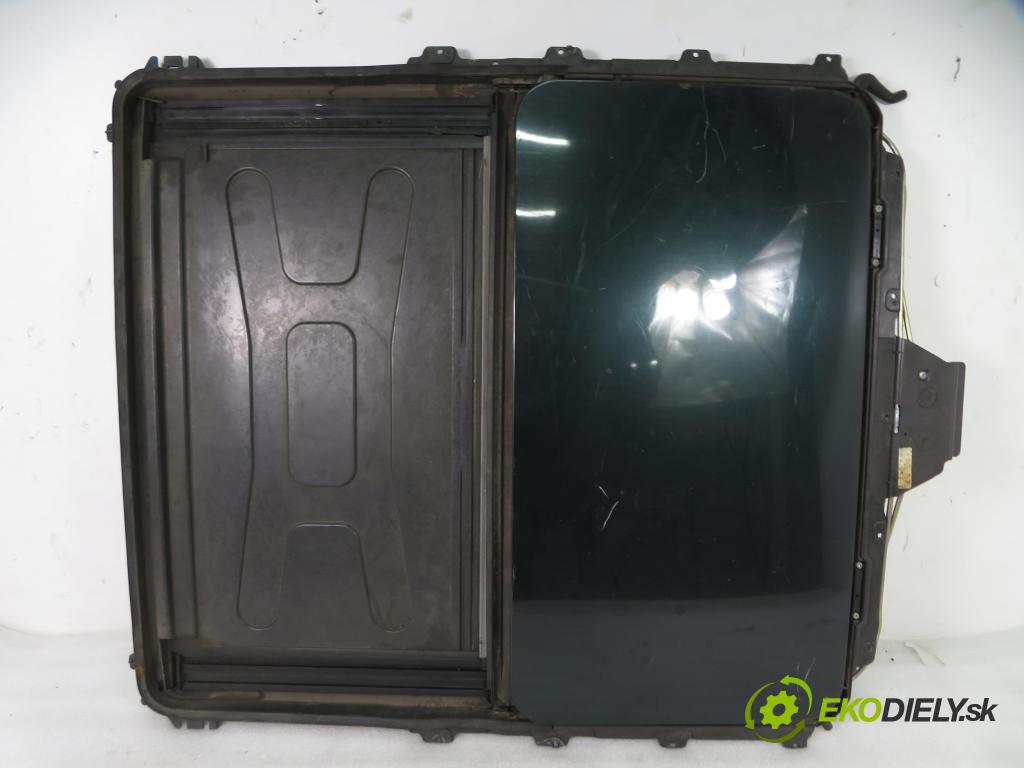 BMW 7 (E38) SEDAN 2000 142,00 730 d - M57 D30 (306D1) 2926,00 střešní okno 83861949 ; 86286a ; 54128150125 (Okna karoserie)