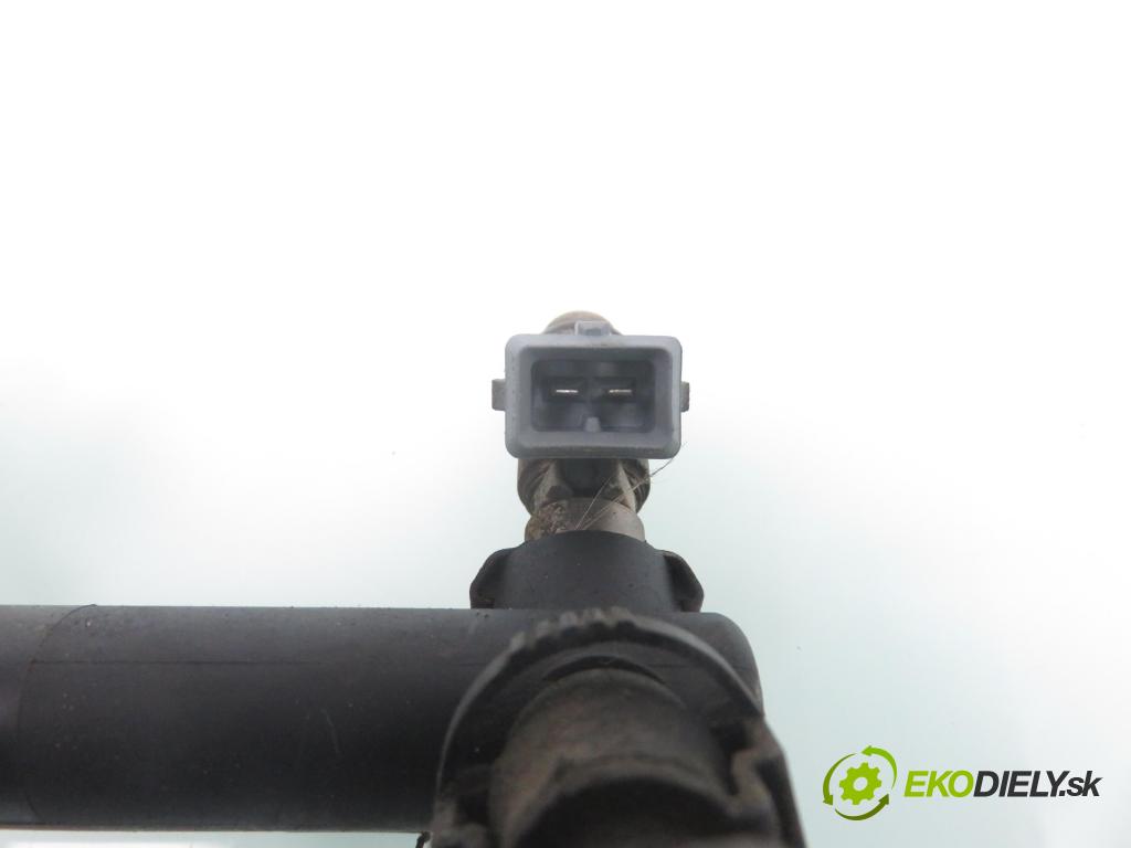 RENAULT LAGUNA I (B56_, 556_) LIFTBACK 1998 79,00 1.6 16V (B568, B561) - K4M 720 1598,00 Lišta vstrekovacia 7700106024 (Vstrekovacie lišty)