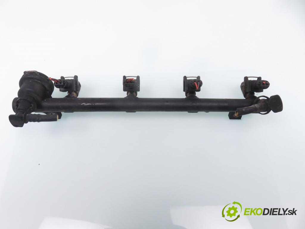 RENAULT LAGUNA I (B56_, 556_) LIFTBACK 1998 79,00 1.6 16V (B568, B561) - K4M 720 1598,00 Lišta vstrekovacia 7700106024 (Vstrekovacie lišty)