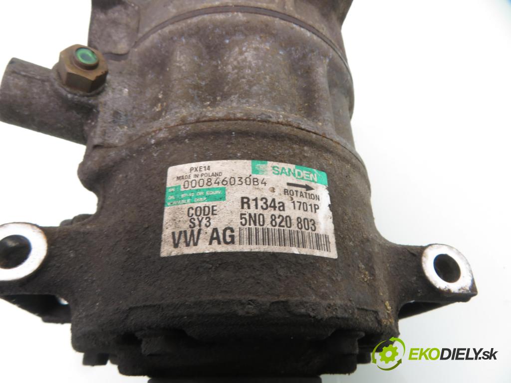 VW JETTA III (1K2) SEDAN 2010 77,00 1.6 TDI - CAYC 1598,00 KOMPRESOR: klimatizace 5N0820803 (Kompresory)