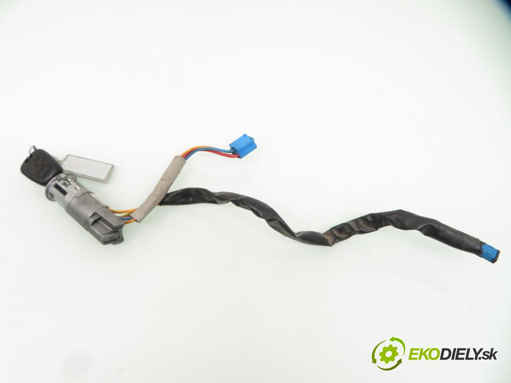 CITROEN XSARA PICASSO (N68) MINIVAN 2003 85,00 1.8 16V - 6FZ (EW7J4) 1749,00 spinačka N0501539 (Spínacie skrinky a kľúče)