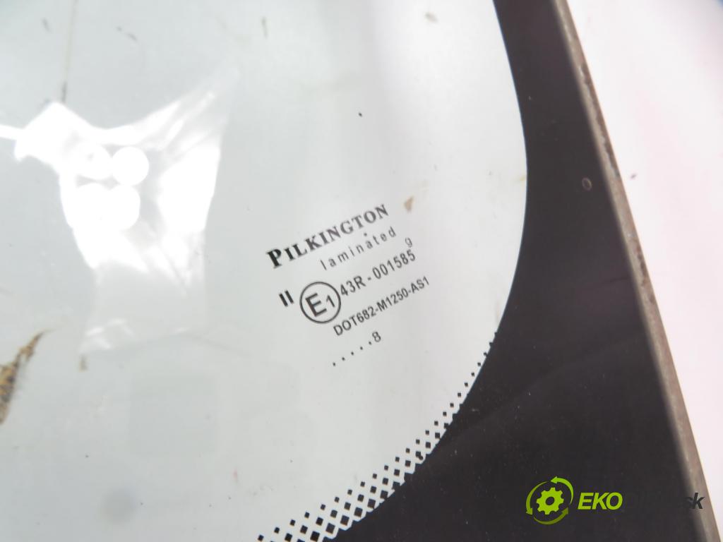 FORD FOCUS sedan (DFW) SEDAN 2004 96,00 2.0 16V - EDDF 1988,00 okno PŘEDNÍ 