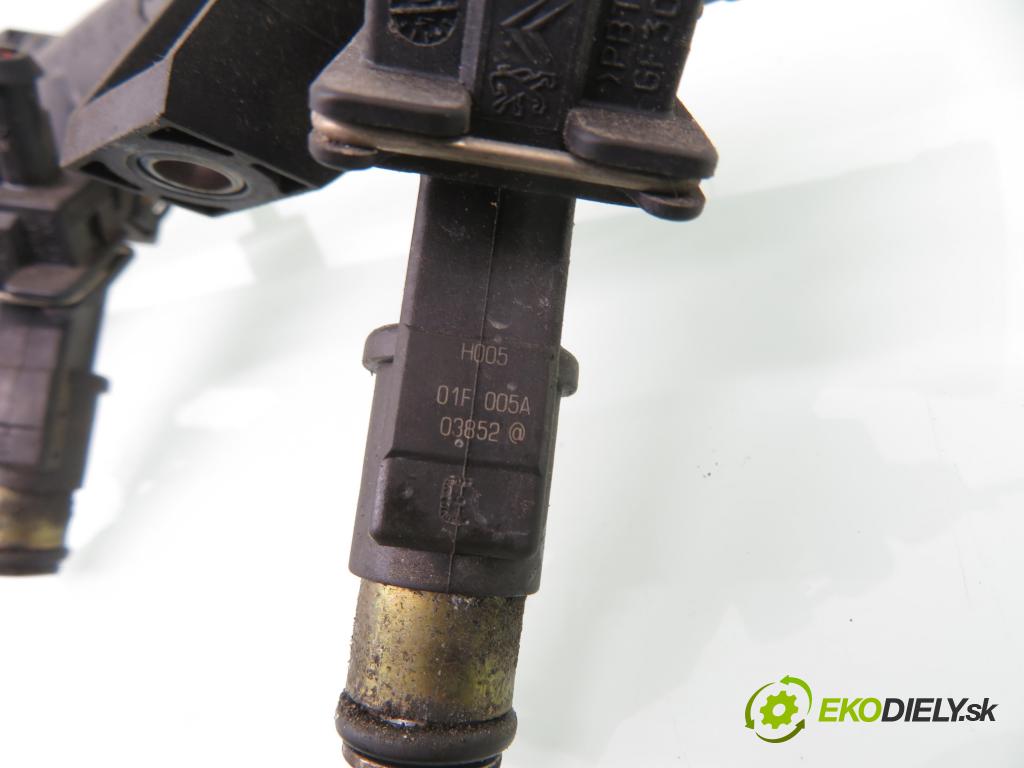 CITROEN XSARA PICASSO (N68) MINIVAN 1997 85,00 1.8 16V - 6FZ (EW7J4) 1749,00 Lišta vstrekovacia 01F005A ; 9628084680 (Vstrekovacie lišty)