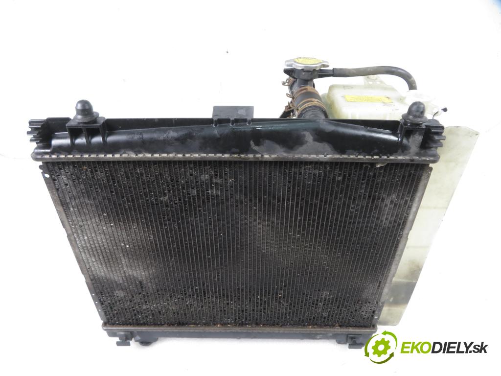 TOYOTA YARIS (_P9_) HB 2006 51,00 1.0 VVT-i (KSP90_) - 1KR-FE 998,00 chladič vody 1636323010 ; 2635005261