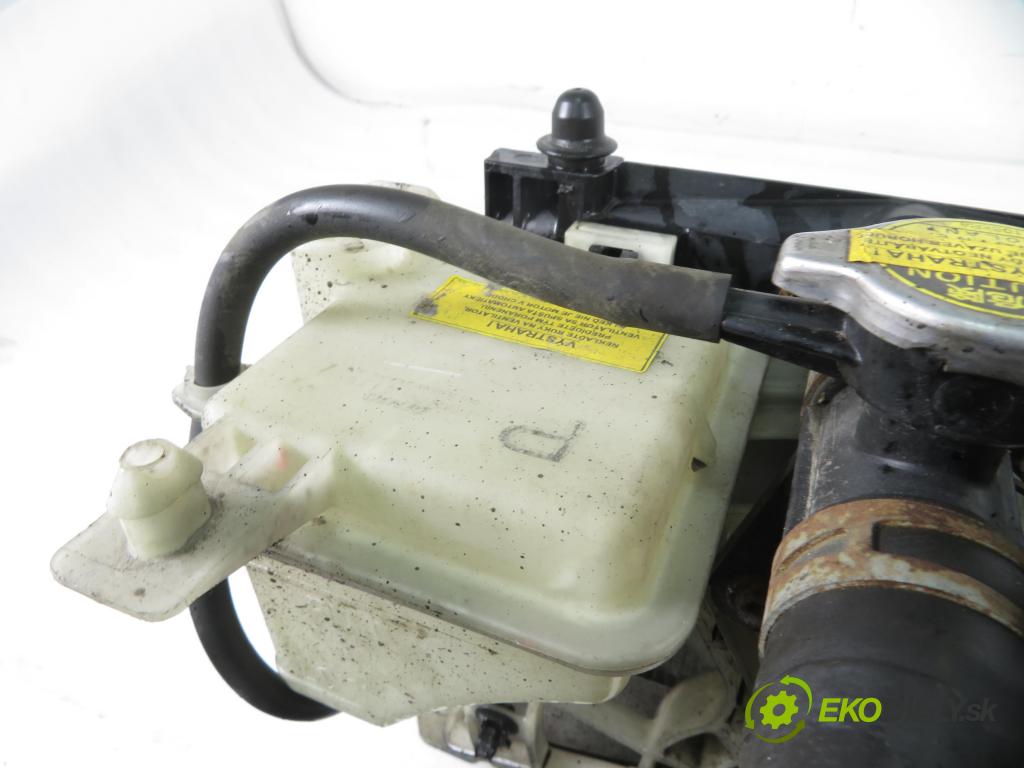 TOYOTA YARIS (_P9_) HB 2006 51,00 1.0 VVT-i (KSP90_) - 1KR-FE 998,00 chladič vody 1636323010 ; 2635005261