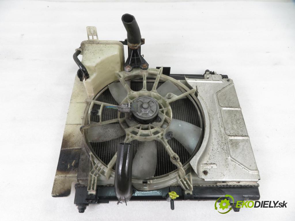 TOYOTA YARIS (_P9_) HB 2006 51,00 1.0 VVT-i (KSP90_) - 1KR-FE 998,00 chladič vody 1636323010 ; 2635005261