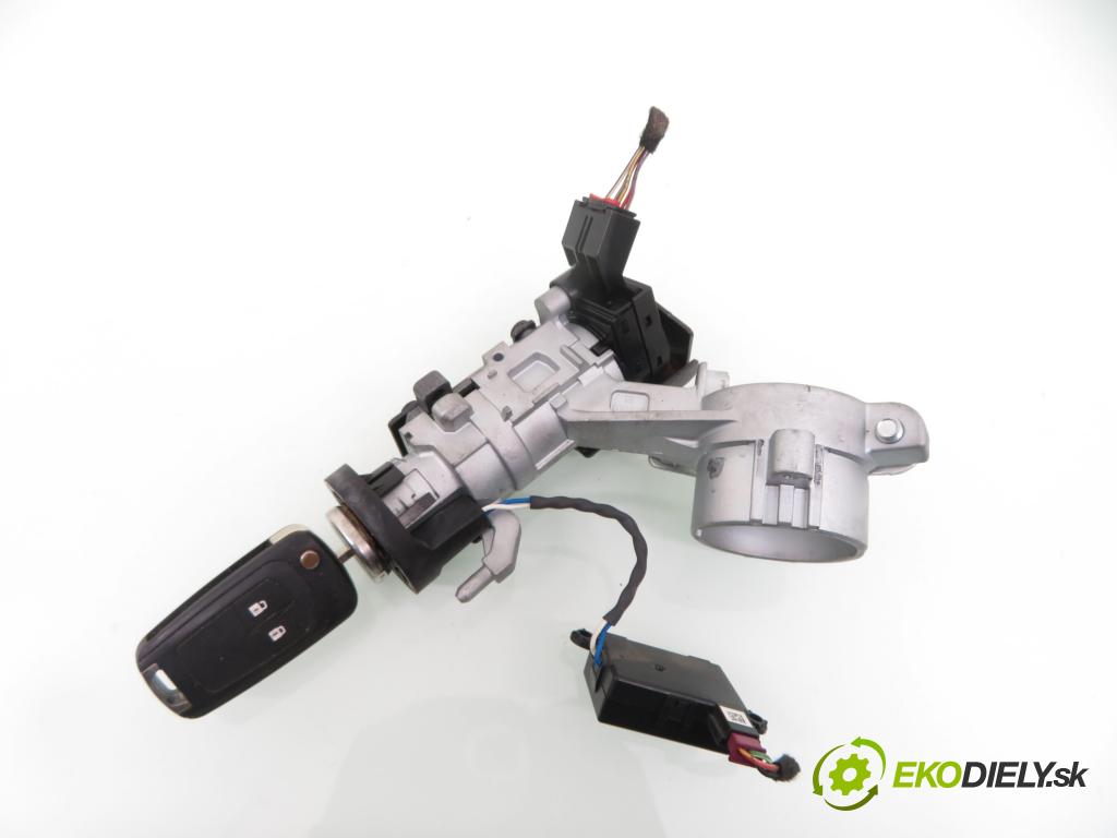 OPEL INSIGNIA A Sports Tourer (G09) KOMBI 2009 96,00 2.0 CDTI 131 - A 20 DT 1956,00 spinačka 13243373 ; 25799293 (Spínacie skrinky a kľúče)