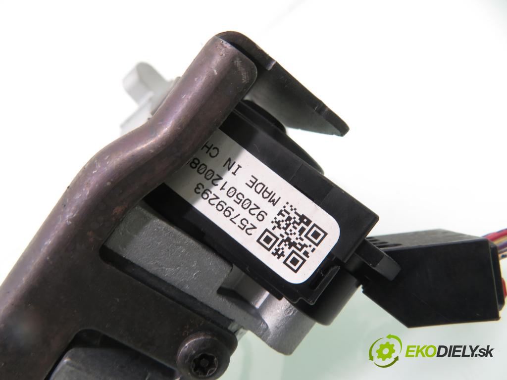 OPEL INSIGNIA A Sports Tourer (G09) KOMBI 2009 96,00 2.0 CDTI 131 - A 20 DT 1956,00 spinačka 13243373 ; 25799293 (Spínacie skrinky a kľúče)