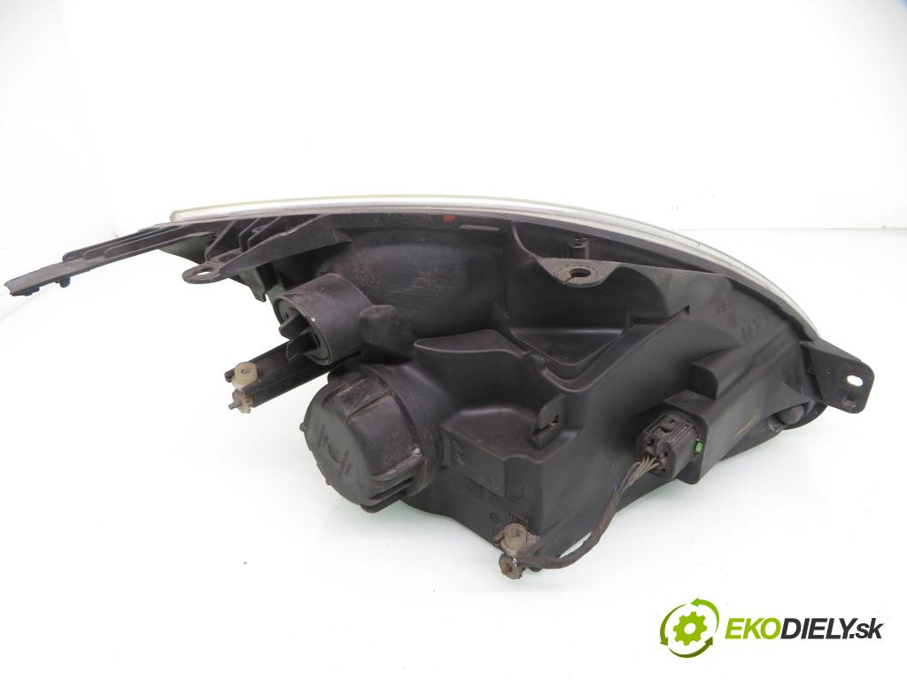 FORD FIESTA V (JH_, JD_) HB 2004 59,00 1.4 16V - FXJB 1388,00 Svetlo LP