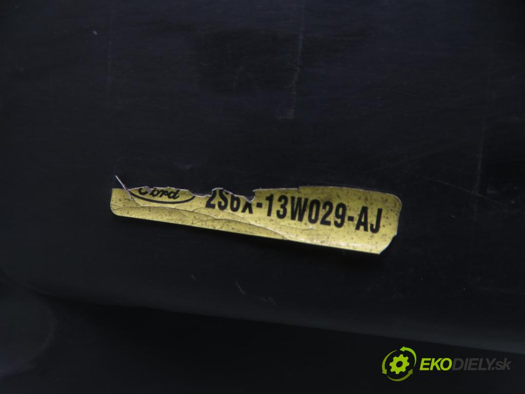 FORD FIESTA V (JH_, JD_) HB 2004 59,00 1.4 16V - FXJB 1388,00 světlo PP 2S6X13W029AJ
