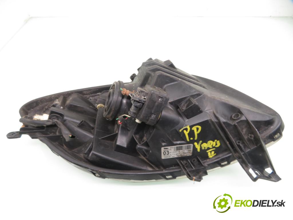 TOYOTA YARIS (_P9_) HB 2006 51,00 1.0 VVT-i (KSP90_) - 1KR-FE 998,00 Svetlo PP 811100D120 ; 89900736
