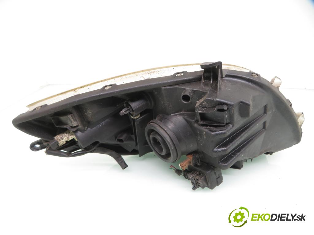 TOYOTA YARIS (_P9_) HB 2006 51,00 1.0 VVT-i (KSP90_) - 1KR-FE 998,00 Svetlo PP 811100D120 ; 89900736